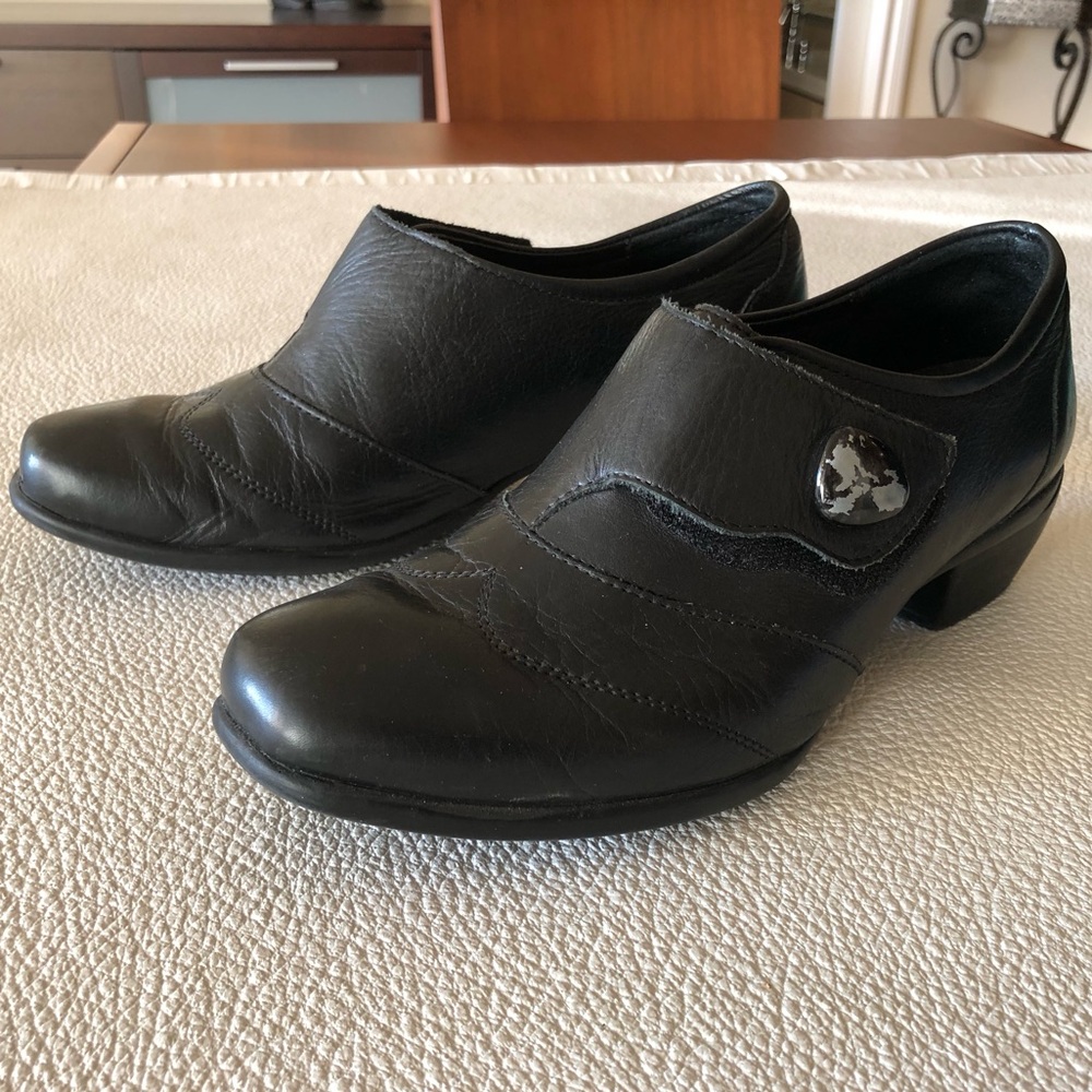 ROMIKA black genuine leather shoes.